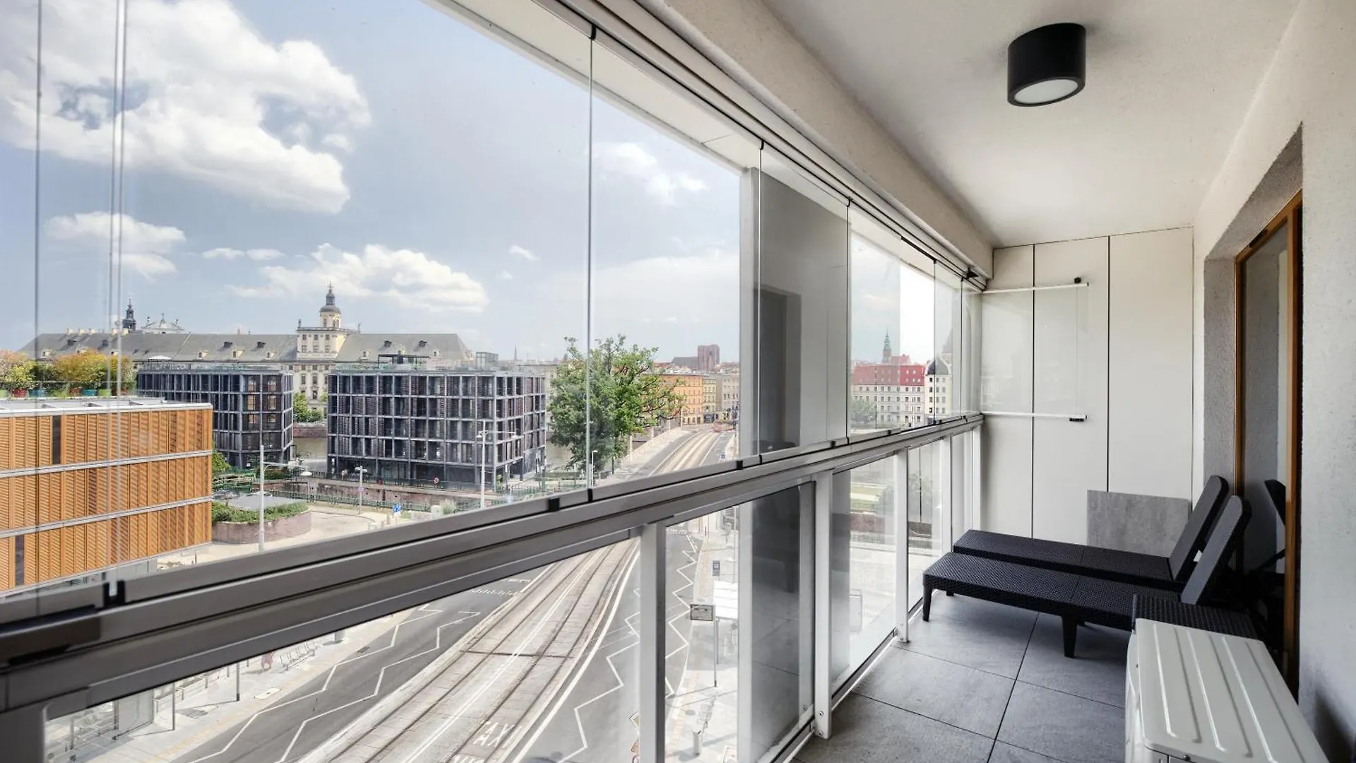 About Art Apartments Breslavia 0*,  Polonia