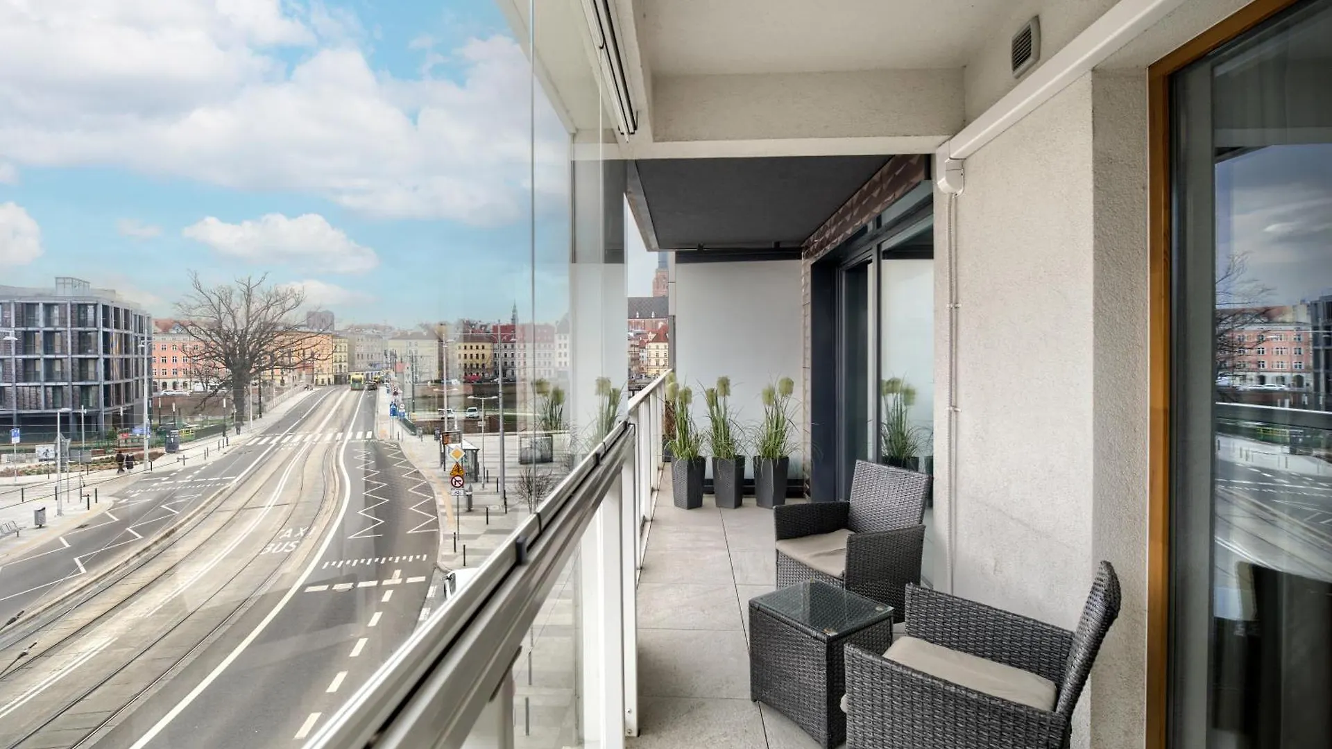 About Art Apartments Breslavia 0*,